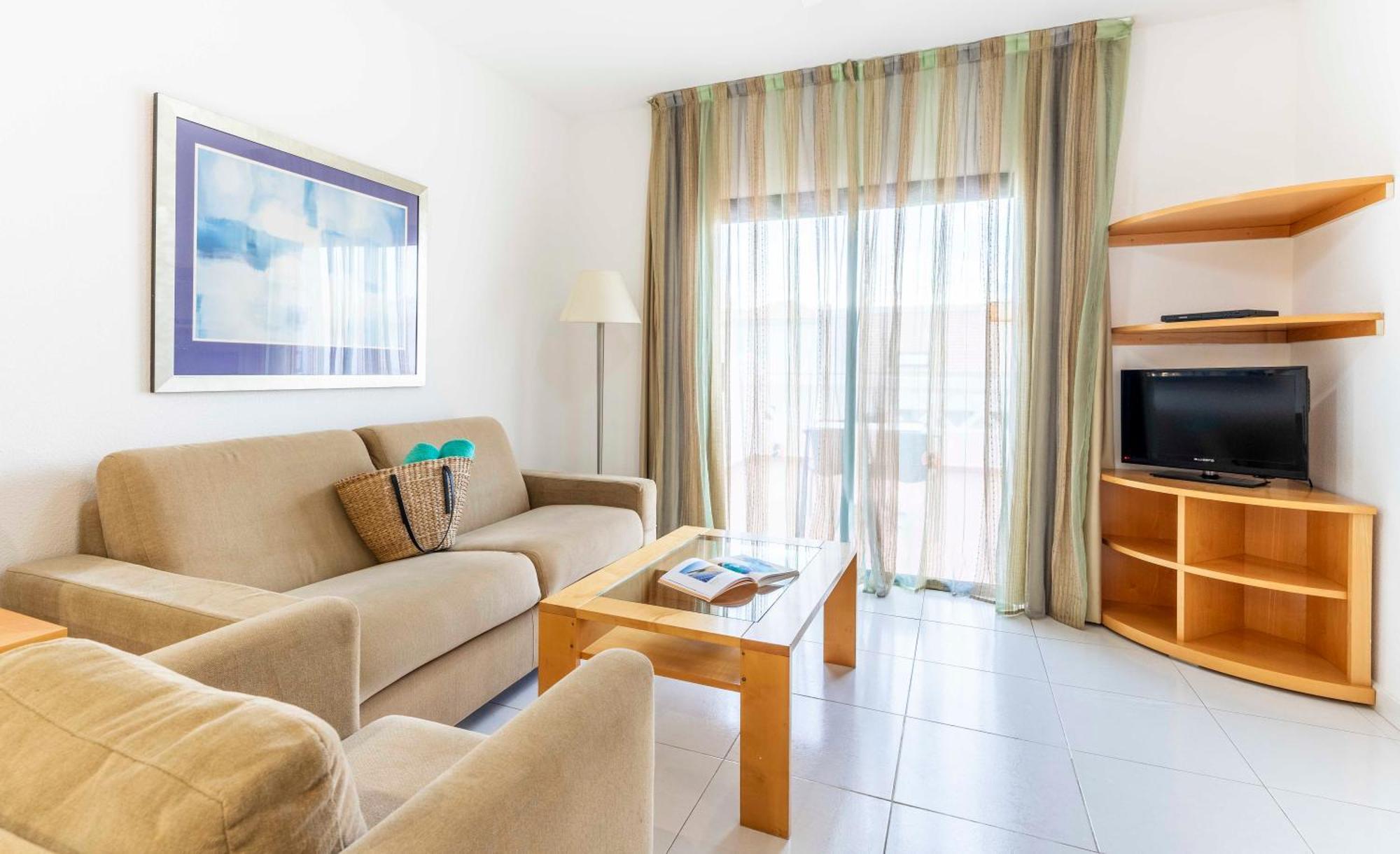 Hollywood Mirage - Excel & Los Cristianos (Tenerife)