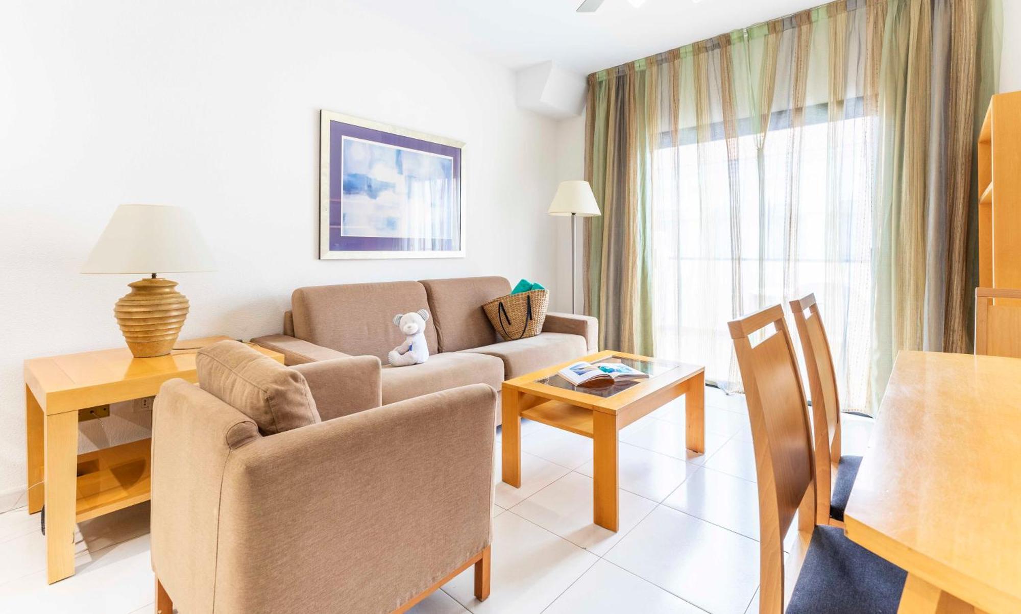 Hollywood Mirage - Excel & Los Cristianos (Tenerife)