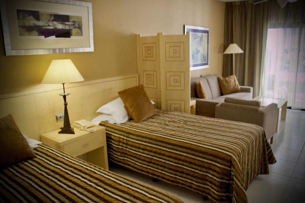 Hollywood Mirage - Excel & Apartahotel